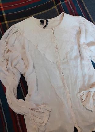 Цікава блуза молочного кольору