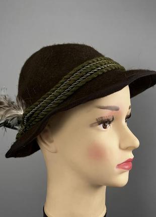 Капелюх фетровий capo austria, коричневий, з пір'ям, розмір 55 см, дуже хороший стан