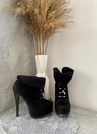 Стрипы ботинки ботильйоны