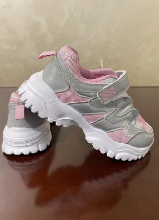 Кроссовки на девочку