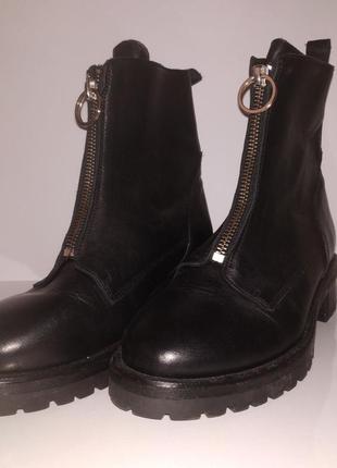 Жіночі черевики на весну або осінь