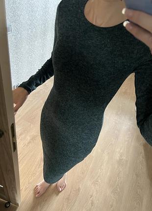 Смарагдова сукня