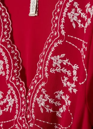 Платье красное с белой вышивкой h&m размер 382 фото