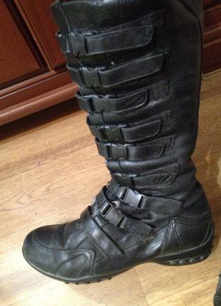 Зимові повністю натуральні чобітки у спортивному стилі