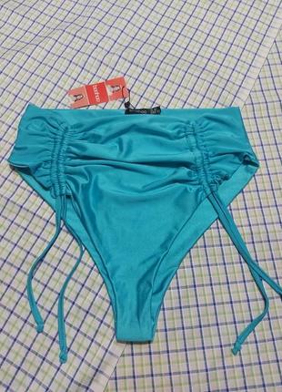 Низ купальника, плавочки.