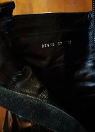 Напівчобітки - ботильйони з лакованой шкіри lorena paggi італія.