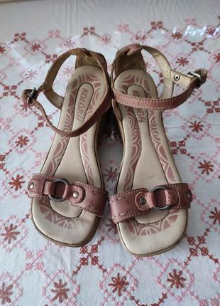 Красивые кожаные босоножки ботинки сандалии туфли1 фото