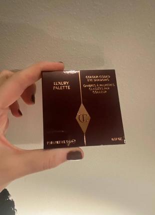 Палетка тіней charlotte tilbury the queen of glow luxury palette, 5 гр.8 фото