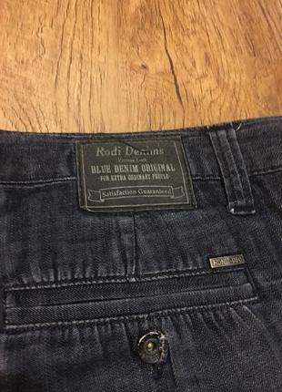 Темные джинсы прямого кроя6 фото