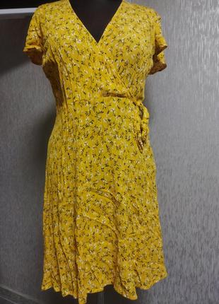 Нежное платье желтого цвета1 фото