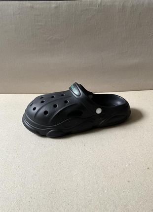 Черные резиновые тапочки, по типу crocs2 фото