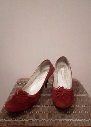 Туфли замшевые красные с цветком3 фото