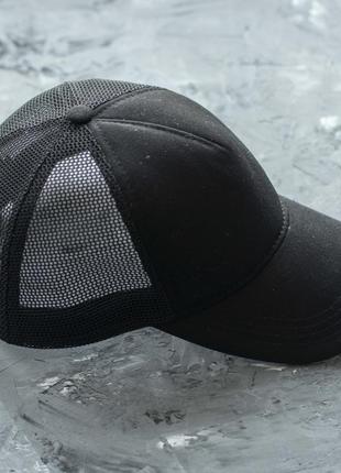 Стильна чоловіча кепка бейсболка чорна із сіткою без логотипів на липучці розмір 55-59 унісекс9 фото