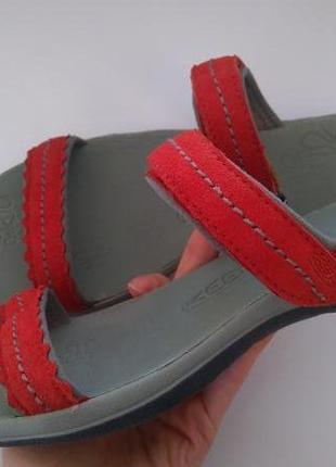 Шльопанці keen 39-40 р.