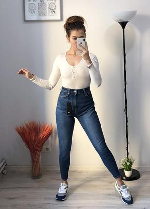 Джинсы f&f c очень высокой посадкой плотные