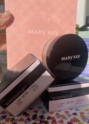 Мінеральна розсипна пудра беж мері кей mary kay light beige3 фото