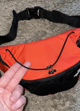 Бананка the north face, оригинал, размер средний