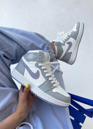 Женские кроссовки nike air jordan 1 retro grey lilac