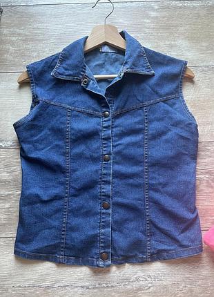 Джинсова безрукавка італія