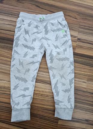 Спортивные штаны 2-3 года