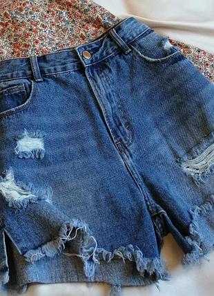 Коротенькі шортики