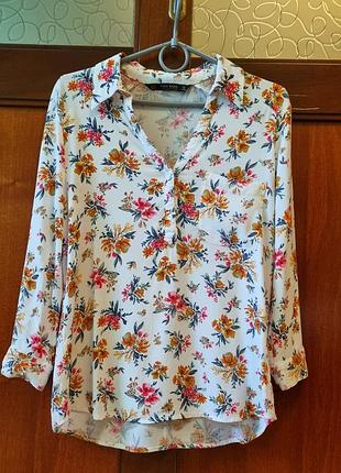 Нова біла жіноча сорочка / блуза zara з квітковим принтом.