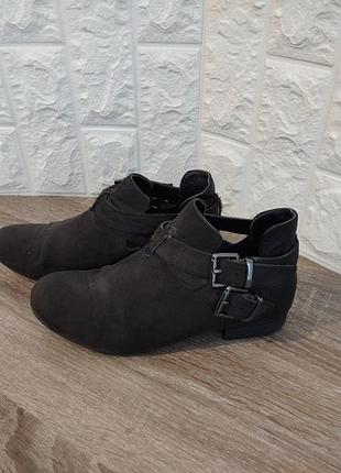 Ботинки осенние