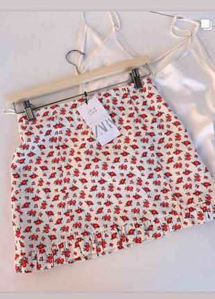 Zara волшебная цветочная мини юбка