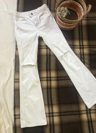 Білі штани-кльош від h&m4 фото