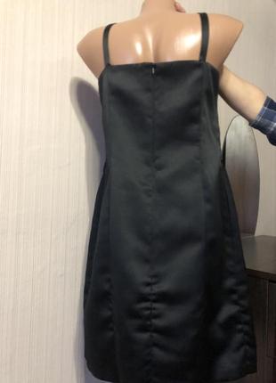 Чёрное мини платье классика атласное3 фото