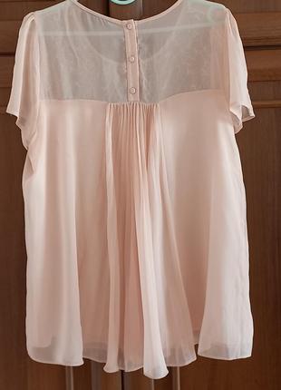 Нежно-розовая блуза с кружевом и пуговичками на спине4 фото