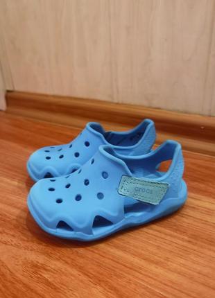 Босоніжки сандалі крокси crocs c74 фото