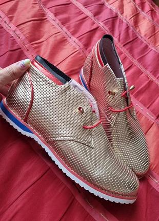 Ботинки  золотые 39р