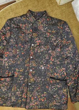 Очень стильная куртка со стразами