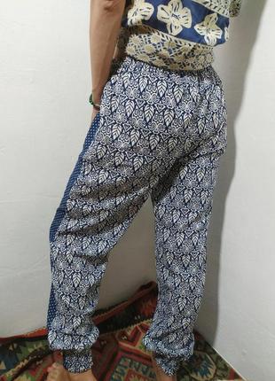 Аладинки брюки, принт в этностиле3 фото