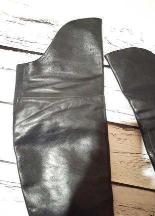 Ботфорты женские черные кожаные сапоги высокие за колено, жанкие ботфорты черные кожуры на каблуке3 фото