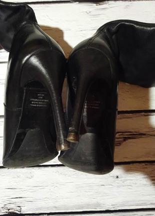 Ботфорты женские черные кожаные сапоги высокие за колено, жанкие ботфорты черные кожуры на каблуке7 фото