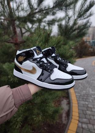 Кроссовки nike air jordan 1 retro mid patent golden black2 фото