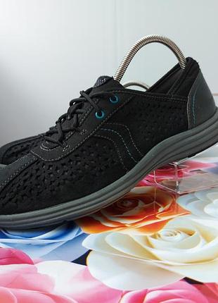 Мокасини туфлі кросівки