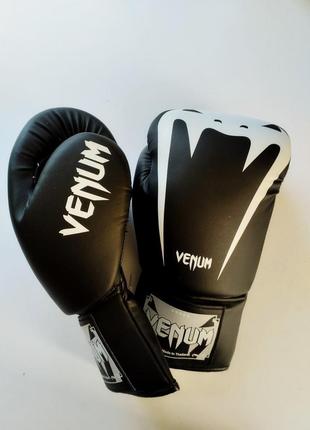 Перчатки боксерские професcиональные на шнуровке vnm 8 oz6 фото