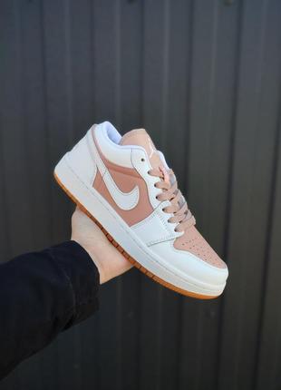 Женские кроссовки nike air jordan 1 low white tan1 фото