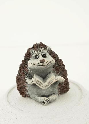 Керамическая фигурка "ежочек-считыватель"