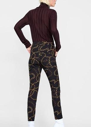 Брюки від zara з принтом