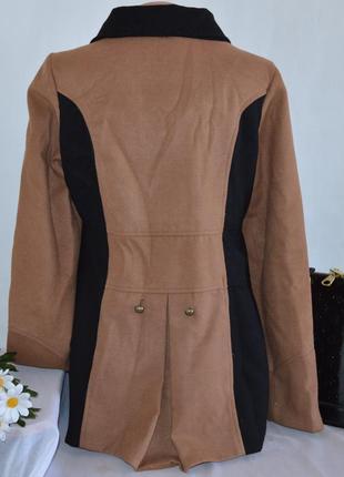 Брендовое коричнево-черное демисезонное пальто на заклепках с карманами crafted2 фото