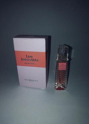 Парфумована вода духи live irresistible 3 мл оригинал5 фото