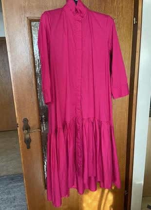 Шикарное ультрамодное платье  малиновое с оборкой на пуговицах длинный рукав италия imperial