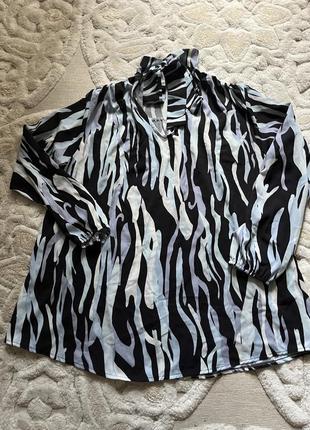 Нарядная блуза большого размера