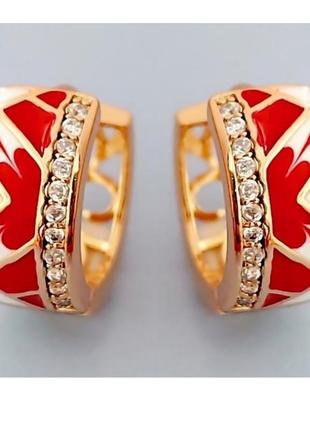 Серьги xр. позолота 18к. камни: белый циркон и цветная эмаль. длина: 1,4 см.