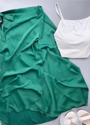 Стильная легкая юбка на запах миди с разрезом базовая розовая голубая черная с принтом синяя зеленый однотон4 фото