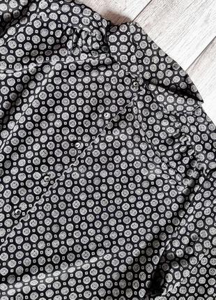 Необычная шелковая блуза в орнамент черная сложного кроя8 фото